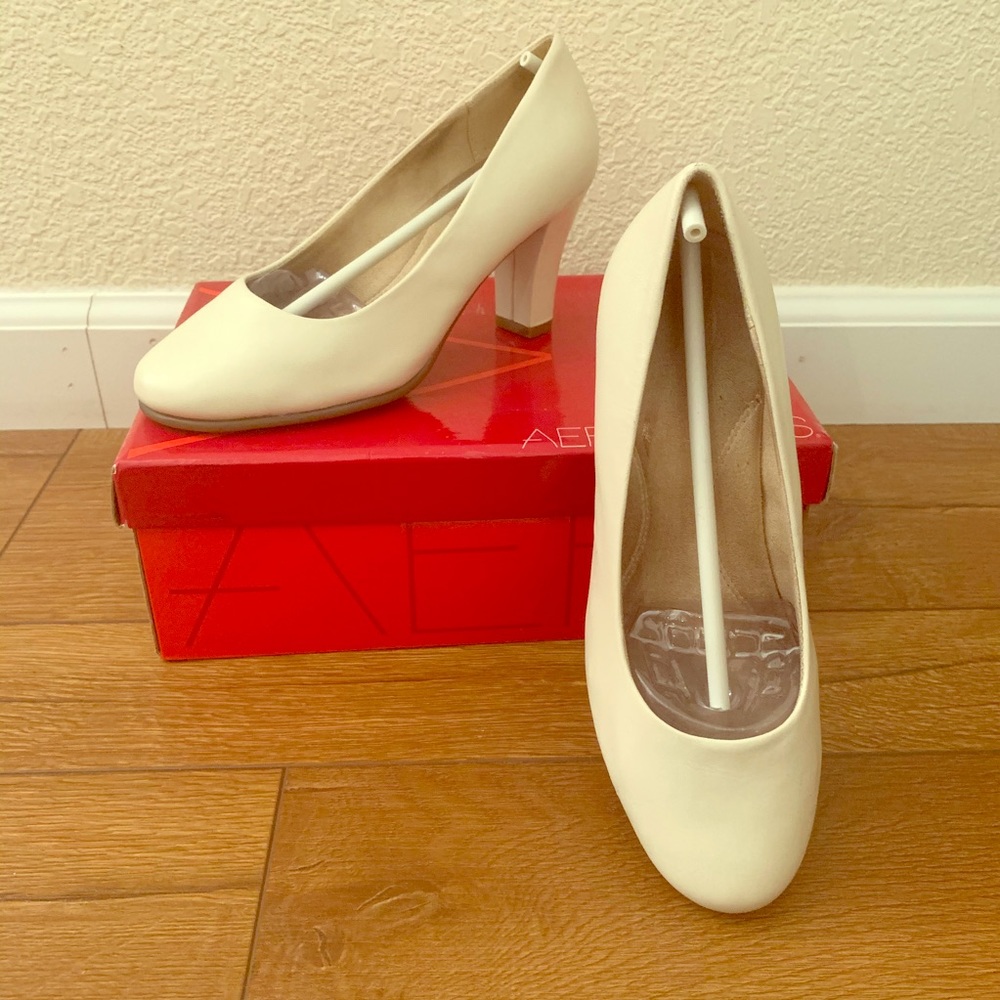 White Size 6 Aerosoles with Memory Comfort